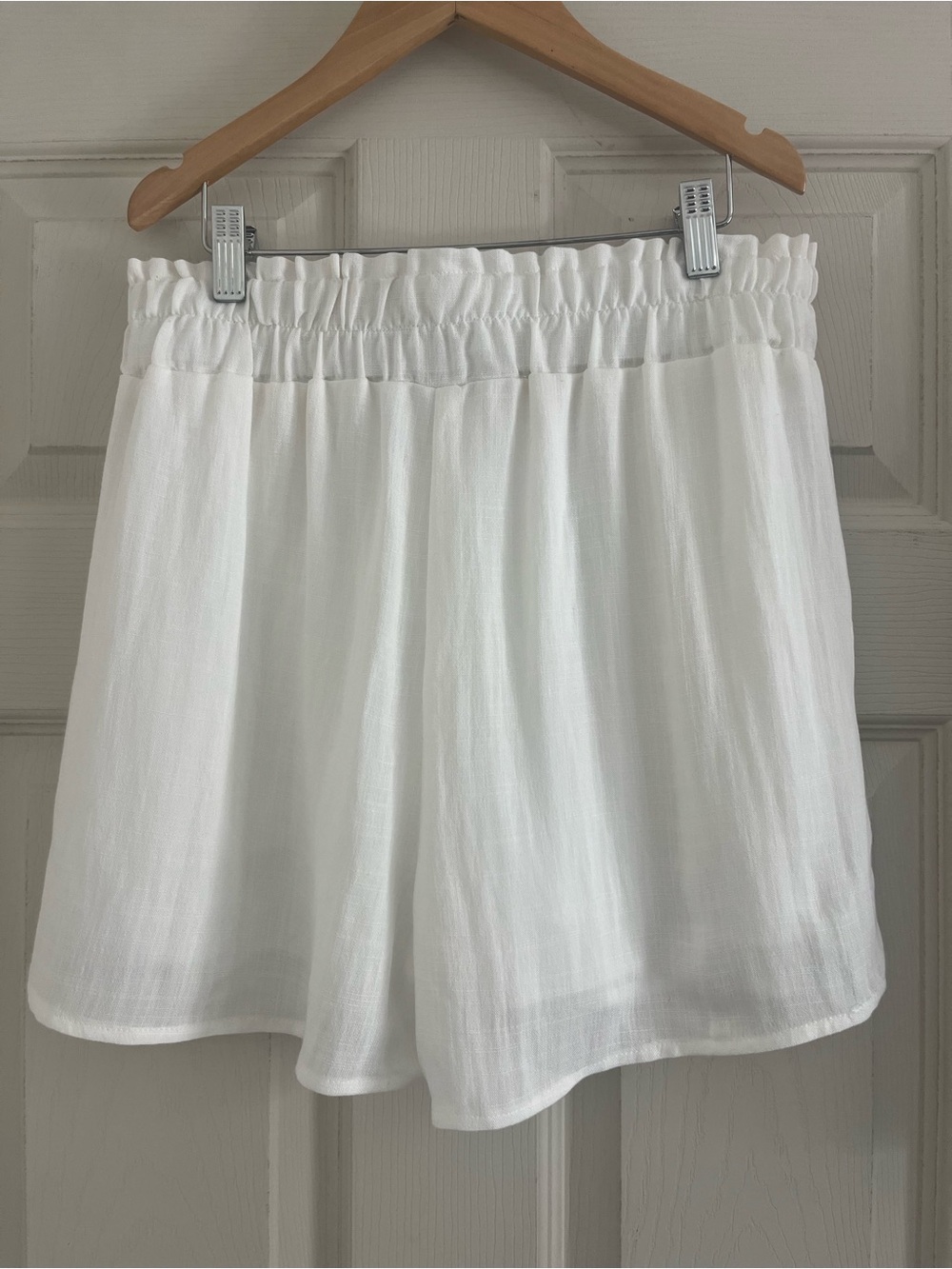 ☀️ FINAL TOUCH White Linen Blend Flowy Shorts | Size Medium
